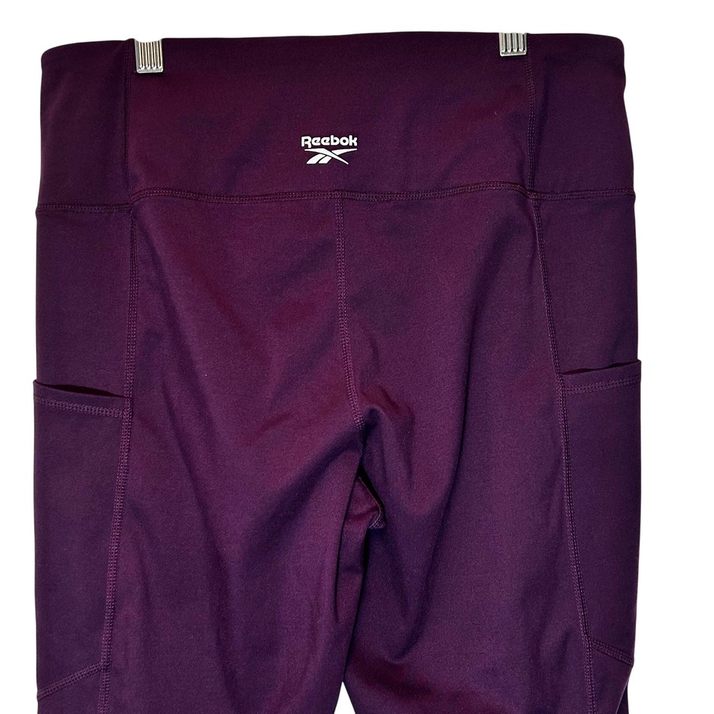 Reebok Maroon Colored Cropped Leggings Side Pockets Women's Size Large